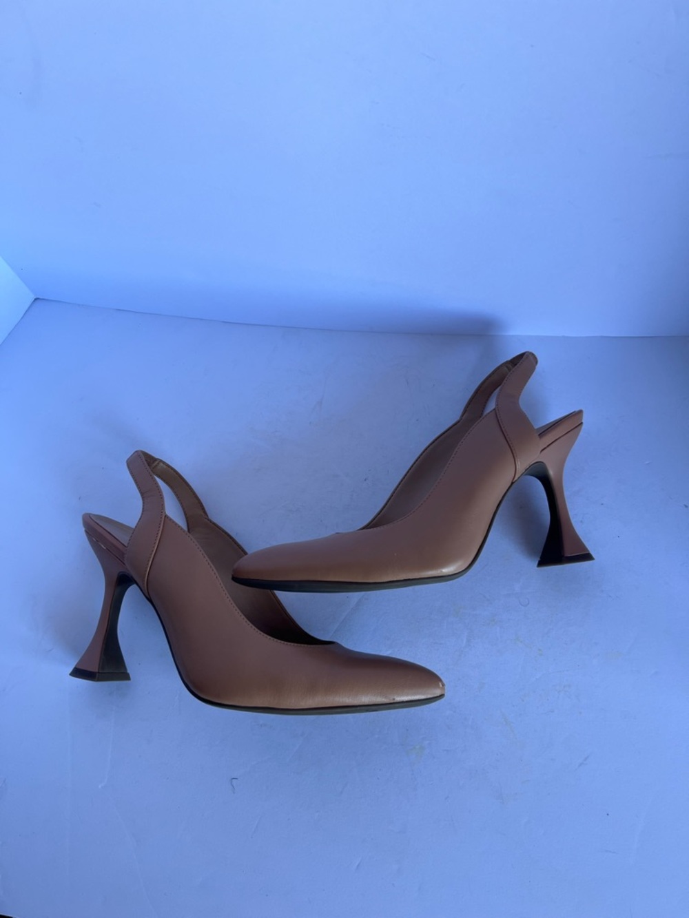 Vionic ádalena Brown Slingback Pointed-Toe Sculpted-Heel Pumps - Picture 2 of 8
